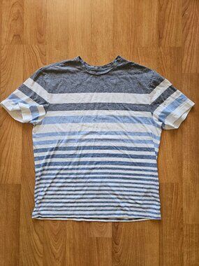 Men's soft Cremieux gray and light blue striped short sleeve tee - size Medium